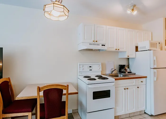 Western Budget Plus Mosaic Suites