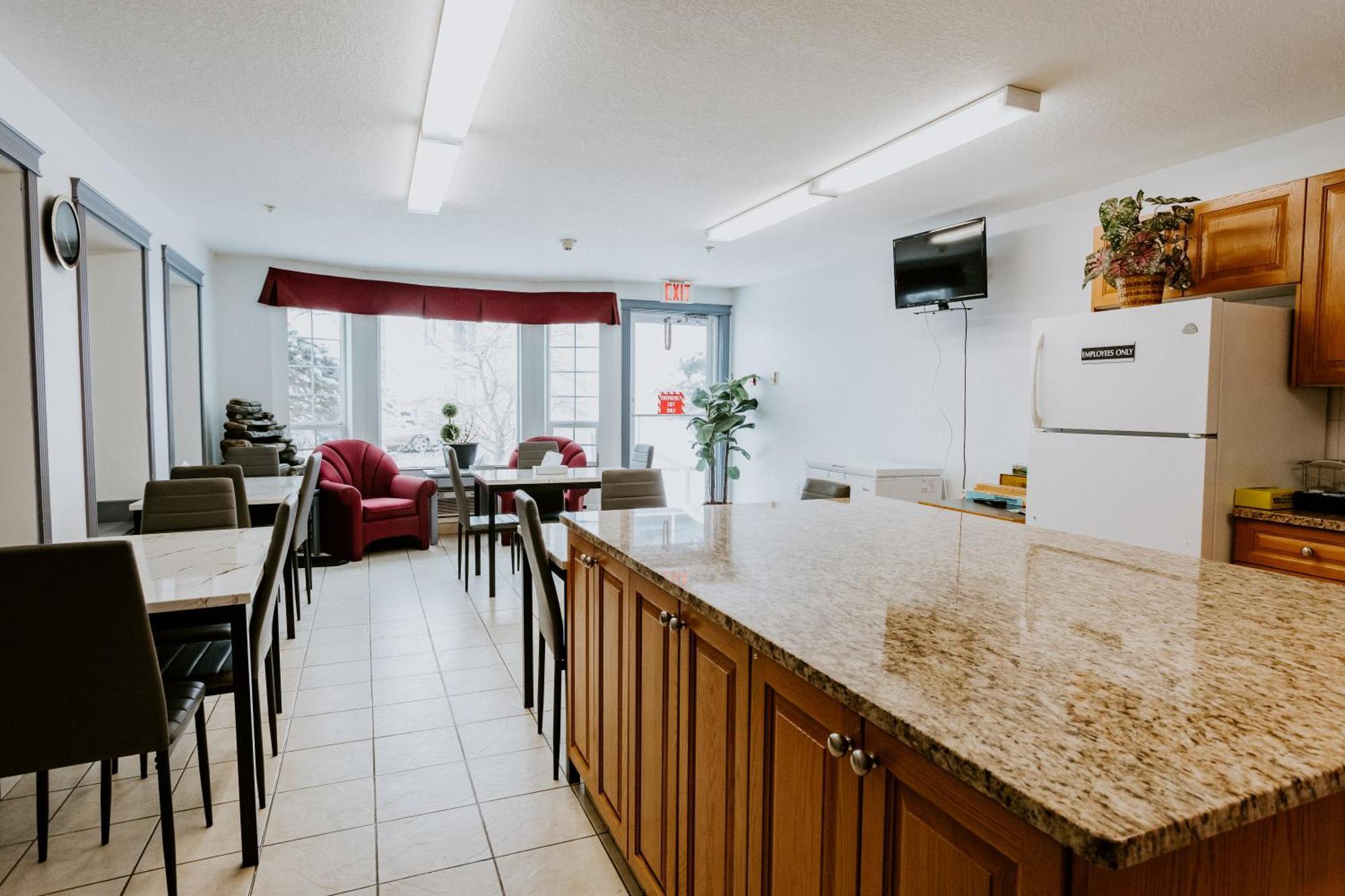 Western Budget Mosaic Hotel Penhold